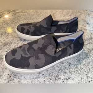 Rothy’s original slip on sneaker - grey camo- 8.5